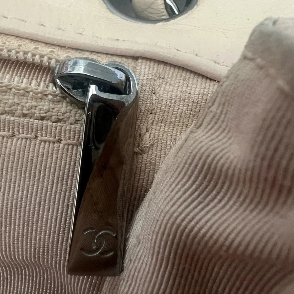 Chanel Quilted Shoulder Bag - Picture 9 of 10